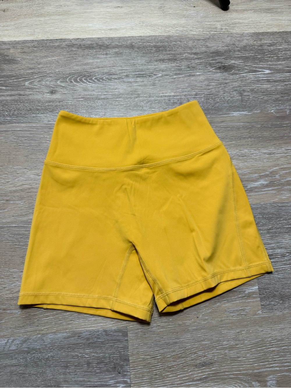 Alphalete Pulse Yellow Bike Shorts High-Waisted
